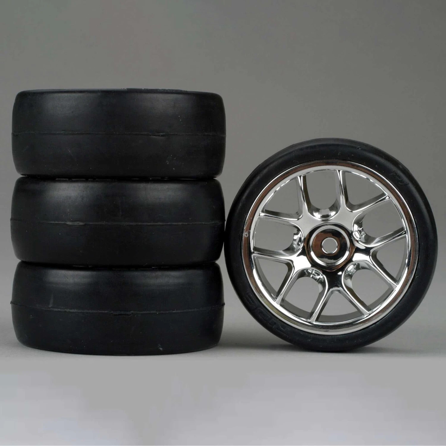 Duratrax 10-Spoke Chrome Wheel, Slick (4) 3 Duratrax 10-Spoke Chrome Wheel, Slick (4)