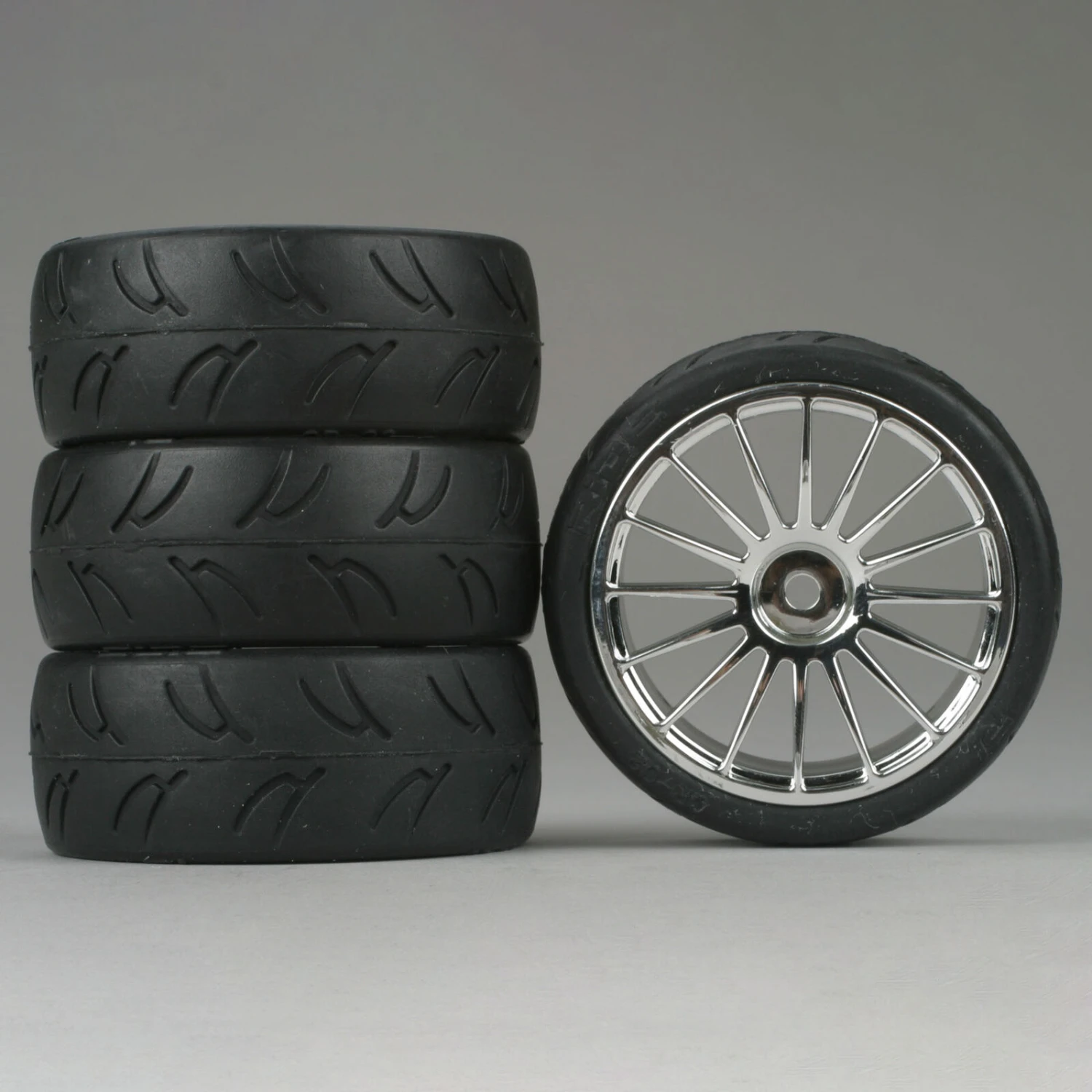 Duratrax 16-Spoke Chrome Wheel, U-Groove (4) 3 Duratrax 16-Spoke Chrome Wheel, U-Groove (4)