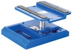 DTXC2370 - Pit Tech Deluxe Car Stand Blue By DURATRAX @ Great Hobbies
